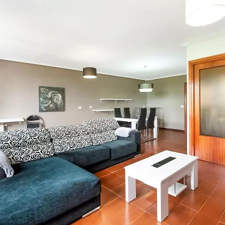 Simplistic Holiday In With Mountain View Casa de Férias