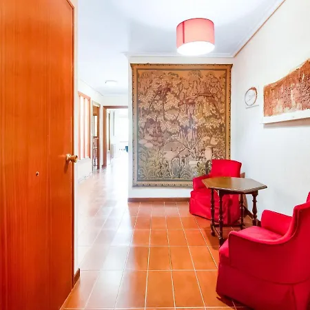 Simplistic Holiday In With Mountain View *