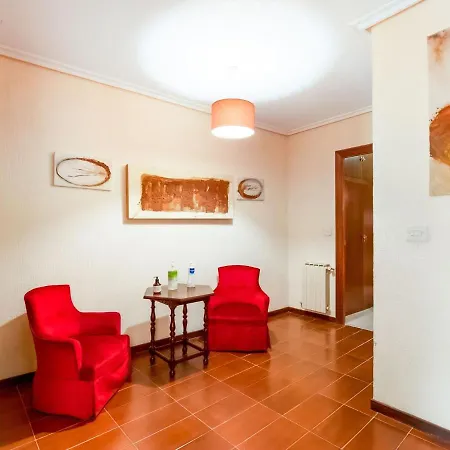 Simplistic Holiday In With Mountain View La Guardia