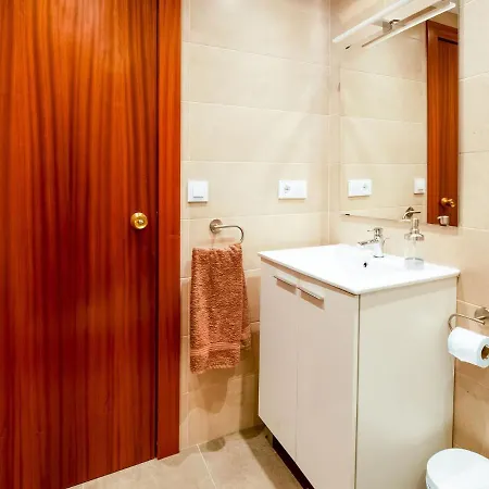 Simplistic Holiday In With Mountain View * La Guardia